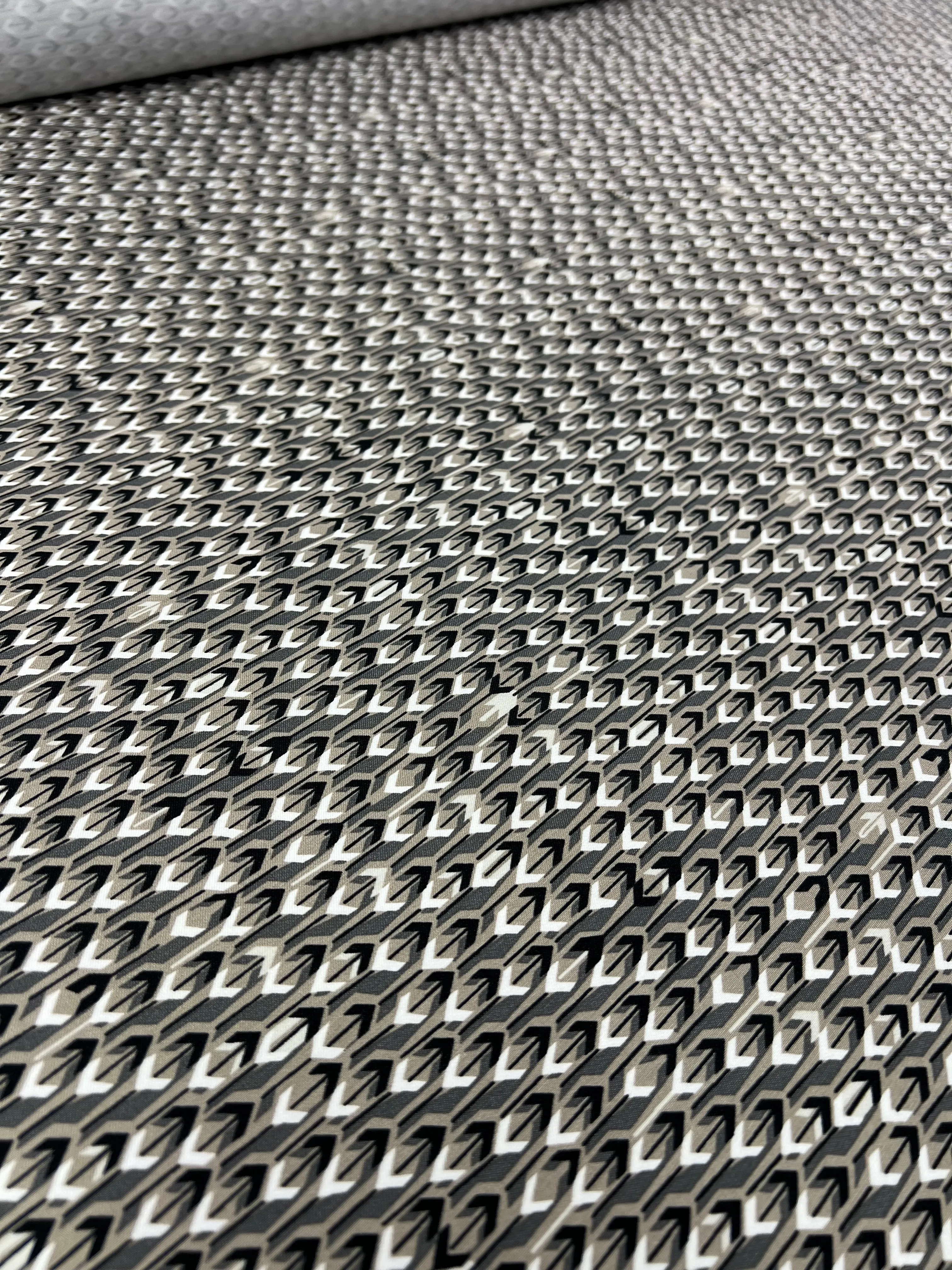 Printed Bengaline - Directions - 150cm