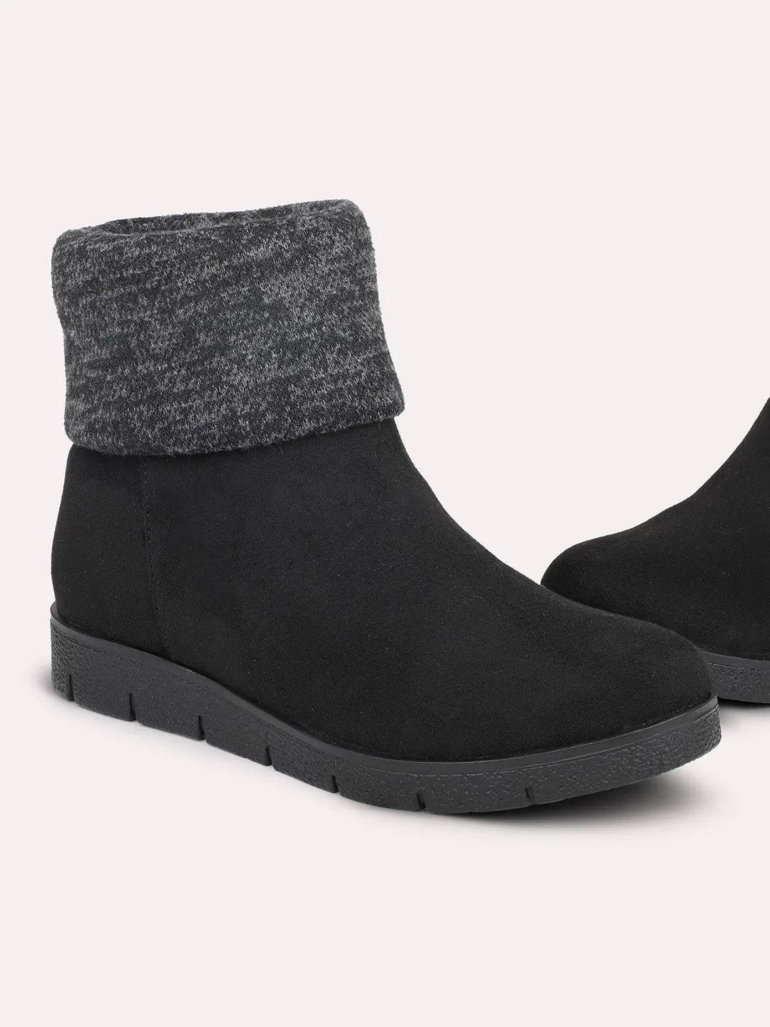 Women Black Flat Boots
