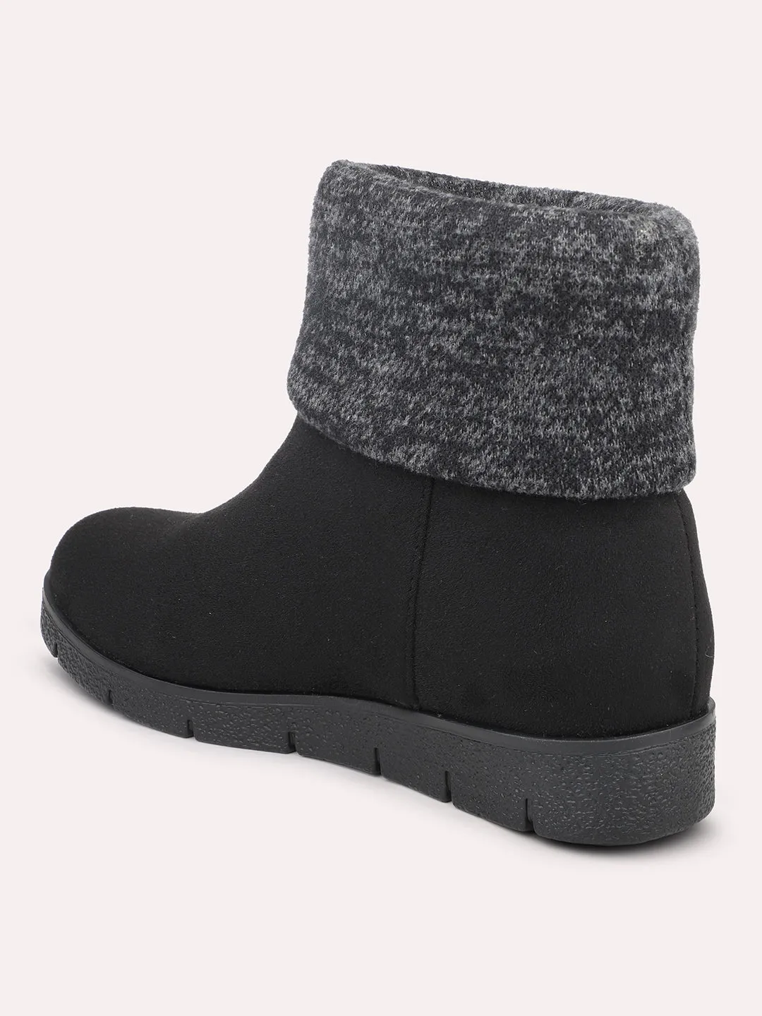 Women Black Flat Boots